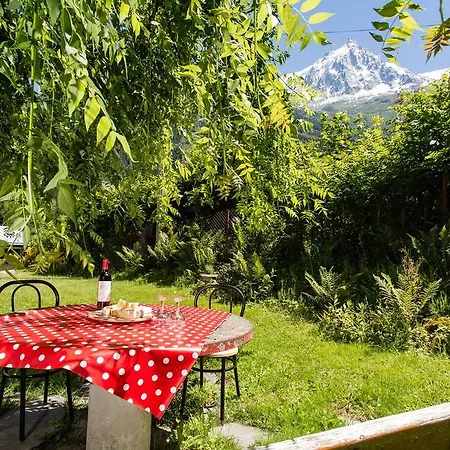 Hotel Les Pelerins - Year *