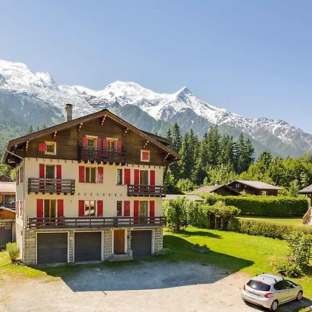 Hotel Les Pelerins - Year