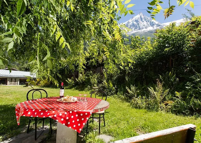 Готель Les Pelerins - Year *