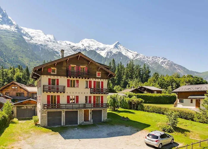 Готель Les Pelerins - Year