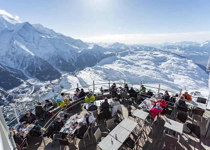 Les Pelerins - Year 호텔 *